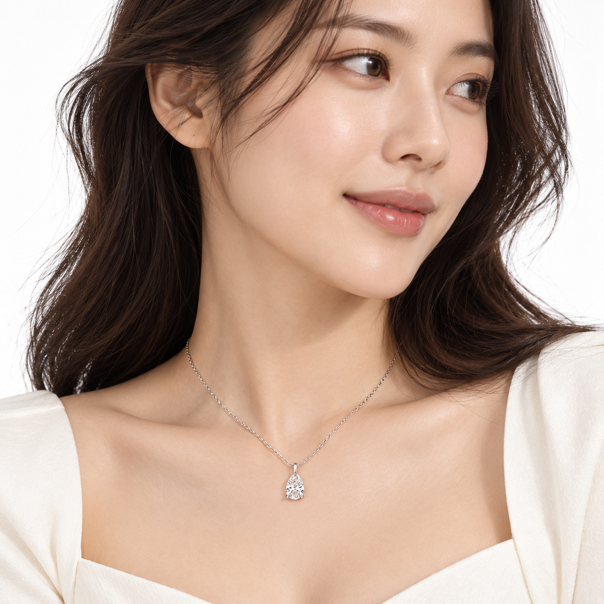 The Chelsea Pear Lab-Grown Pendant