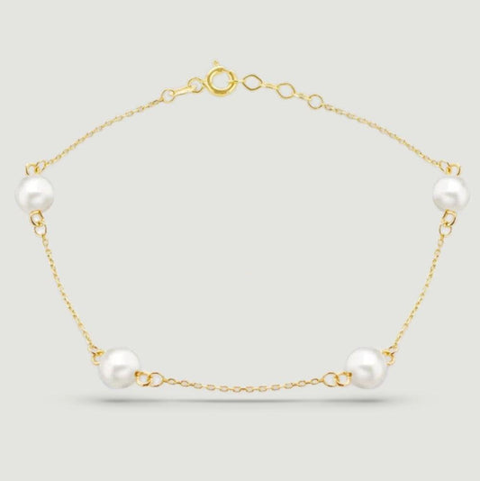 9ct yellow gold fine bracelet with four 6mm pearls every spaced