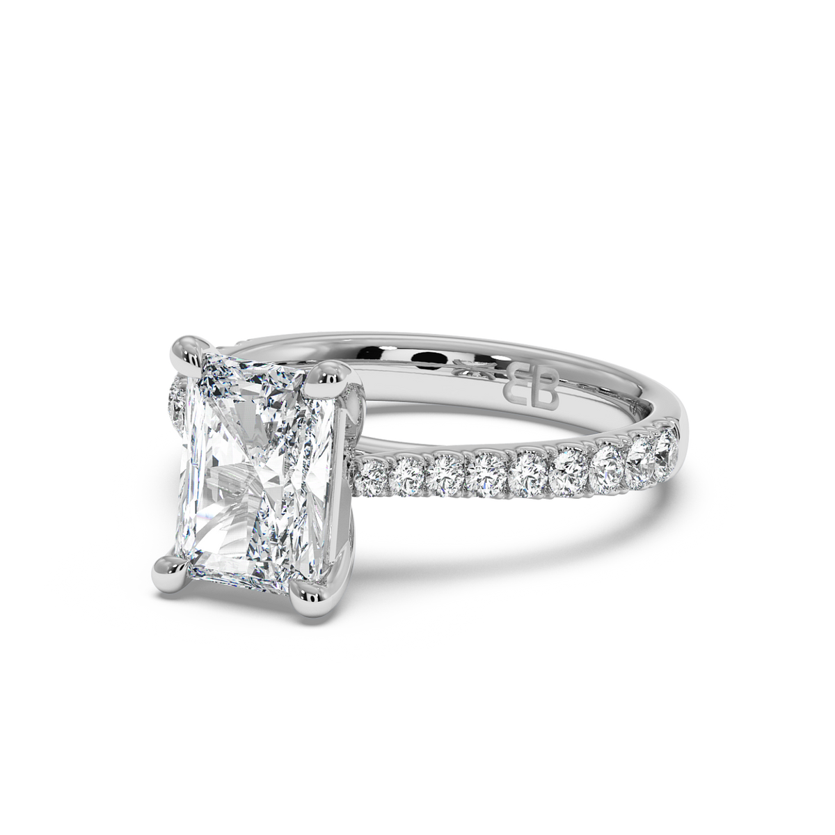 El anillo de oro amarillo cultivado en laboratorio Chelsea Emerald